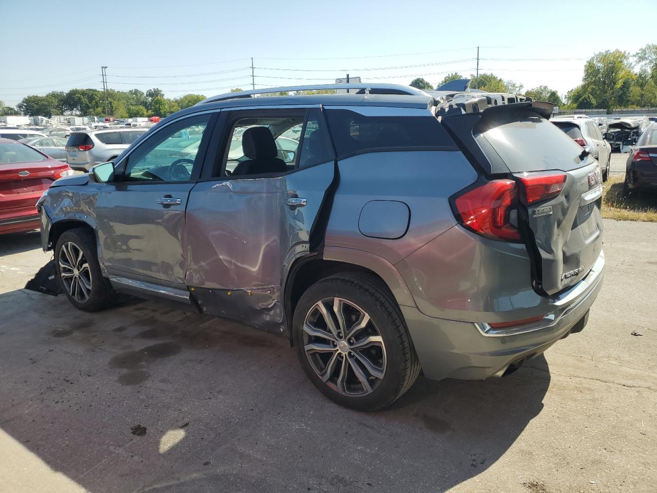 2019 GMC Terrain - Image 2