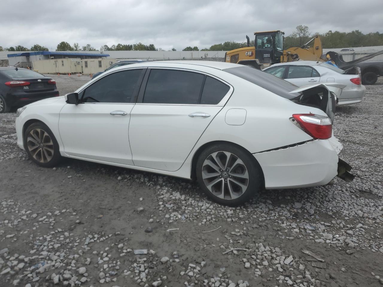 1HGCR2F59FA155474 2015 HONDA ACCORD - Image 2