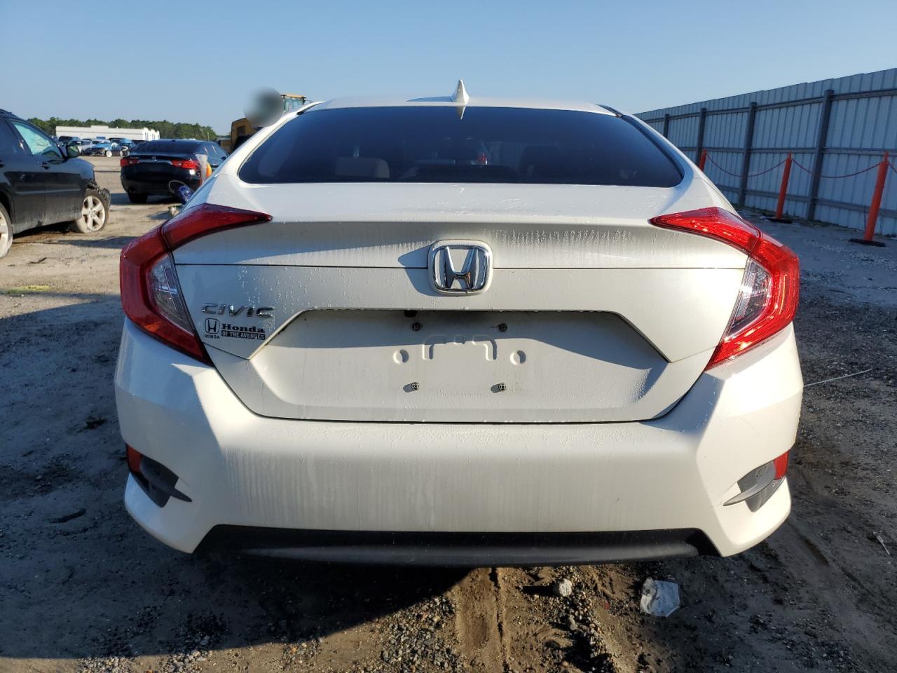 2HGFC2F71JH568435 2018 Honda Civic Ex