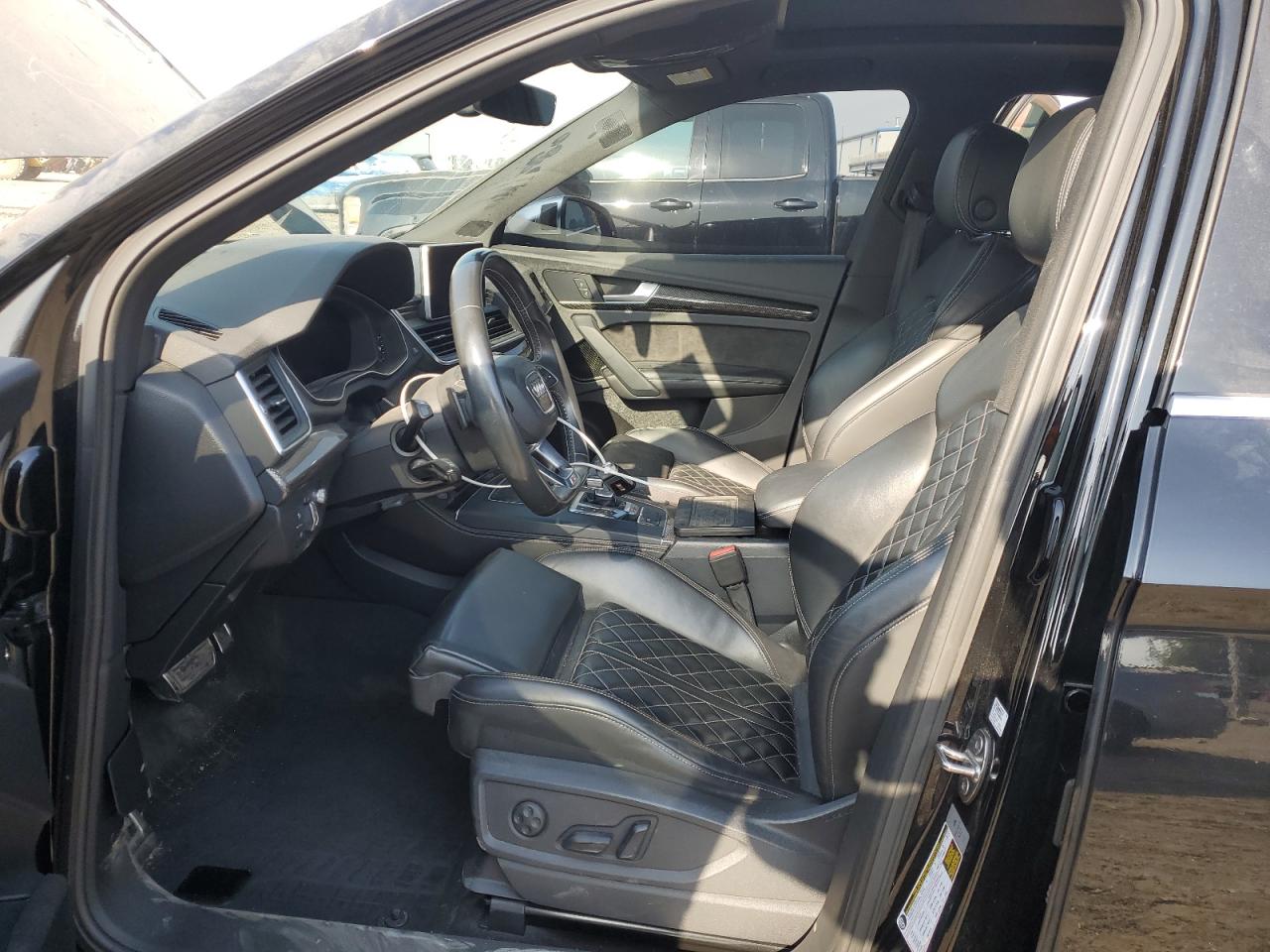 WA1C4AFY4J2117553 2018 Audi Sq5 Prestige