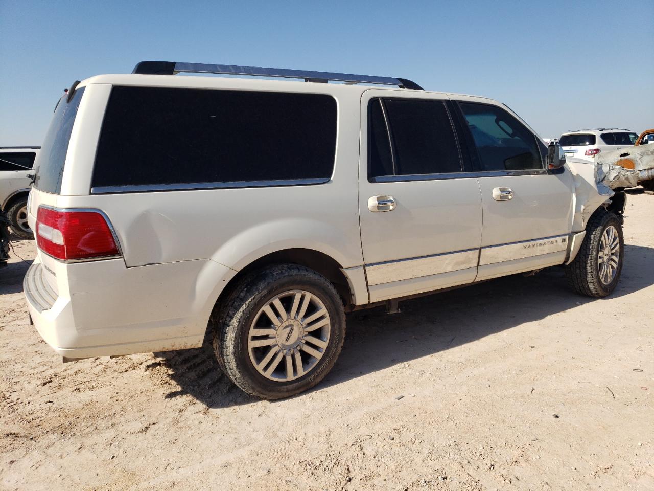 2007 Lincoln Navigator - Image 3