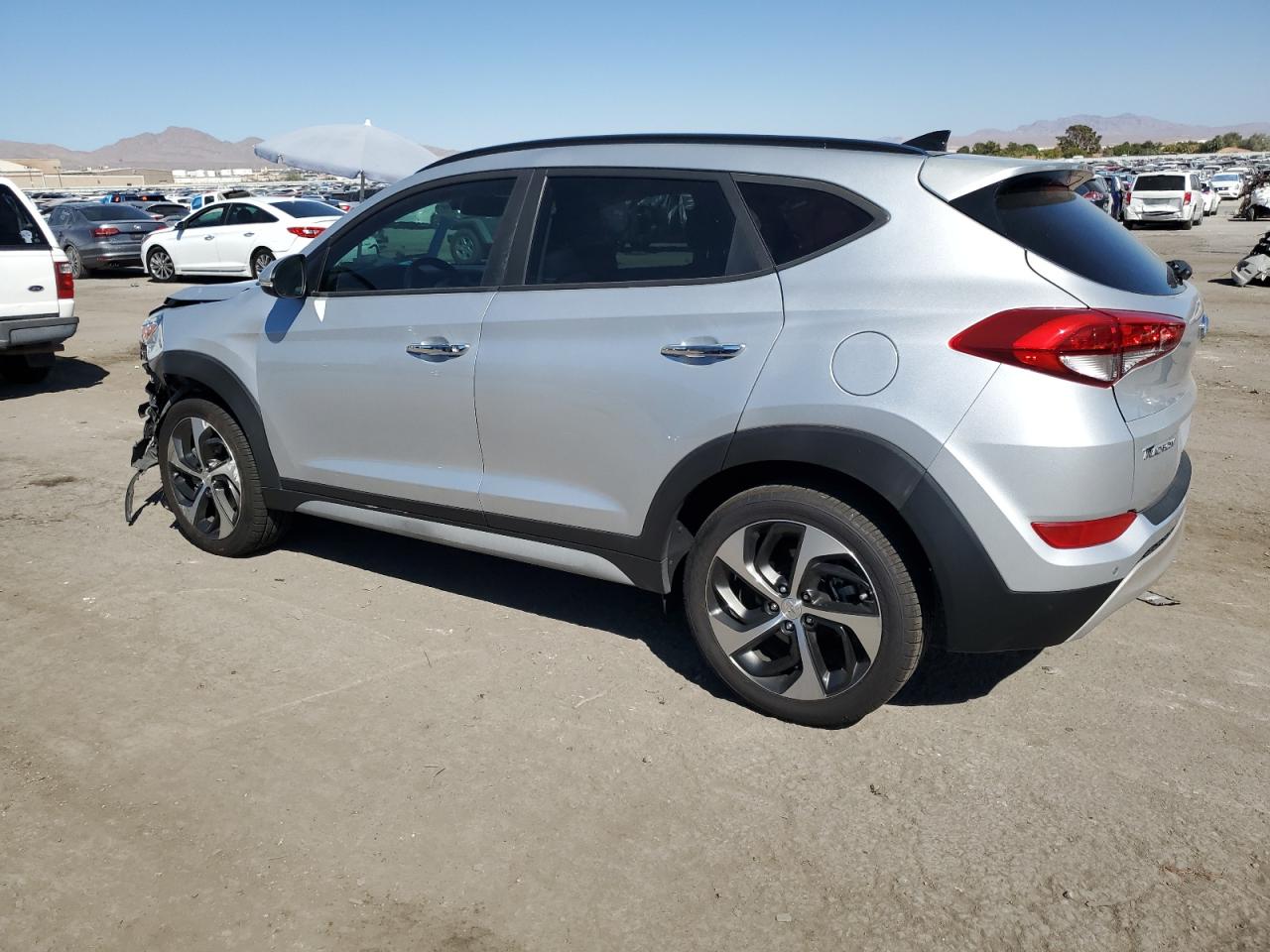 KM8J33A28JU773429 2018 HYUNDAI TUCSON - Image 2