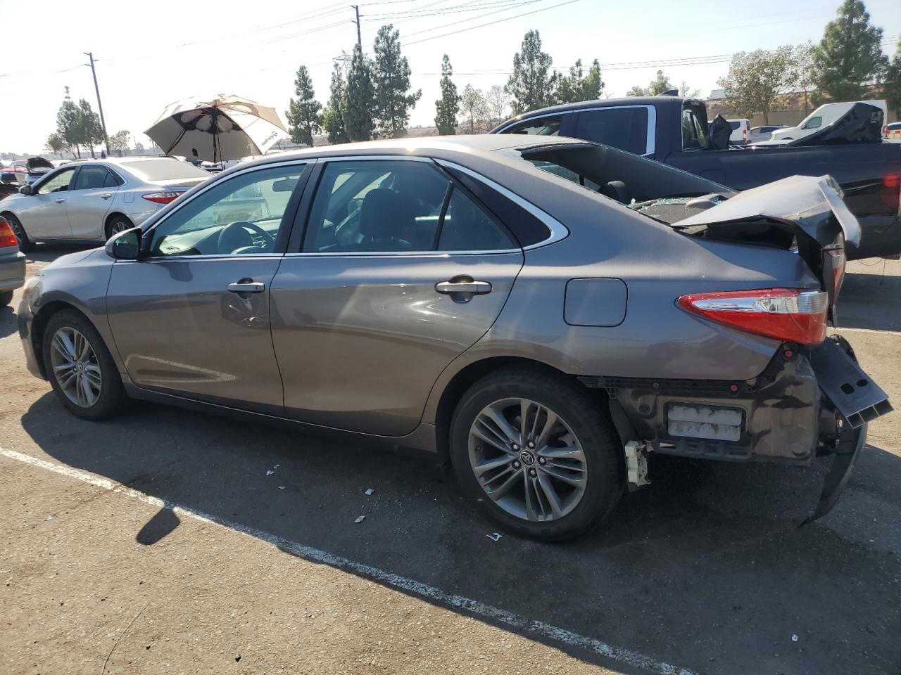 4T1BF1FK9FU977981 2015 TOYOTA CAMRY - Image 2