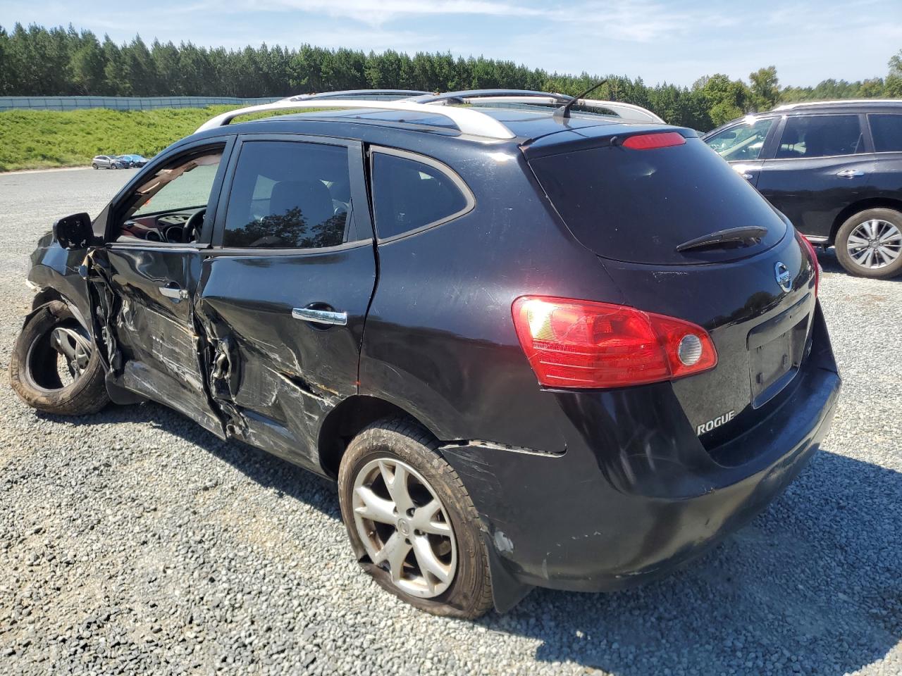 2010 Nissan Rogue - Image 2