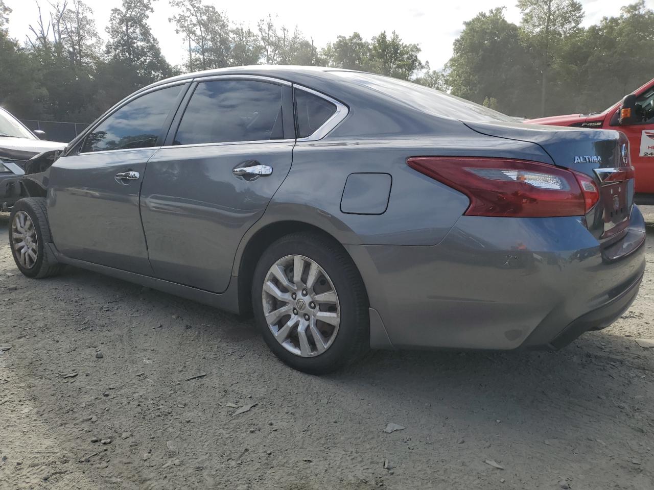 1N4AL3APXHC477883 2017 NISSAN ALTIMA - Image 2