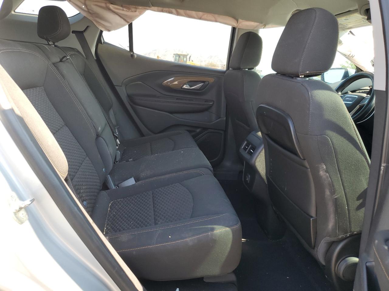 2021 GMC Terrain - Image 11
