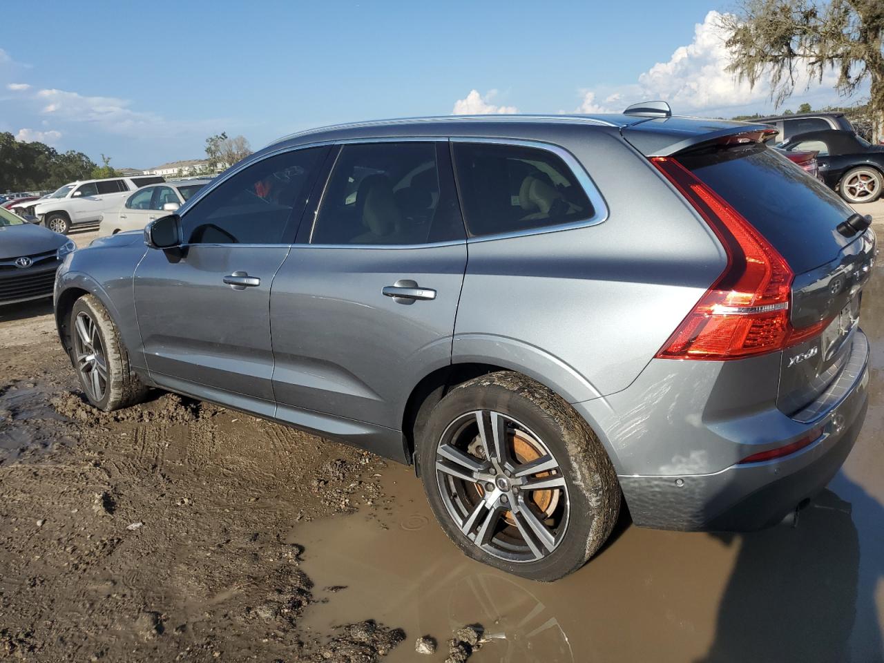 LYVA22RK7KB297563 2019 VOLVO XC60 - Image 2