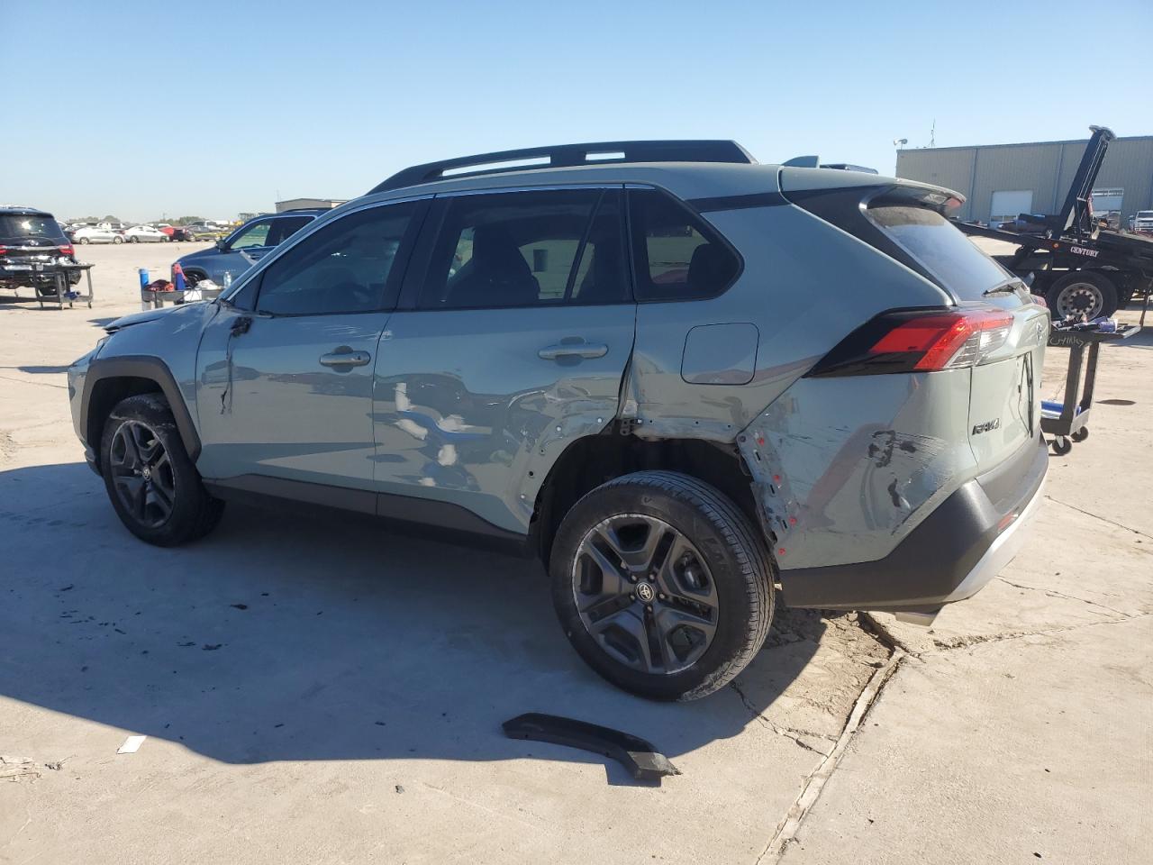 2T3J1RFV2PW345366 2023 TOYOTA RAV 4 - Image 2
