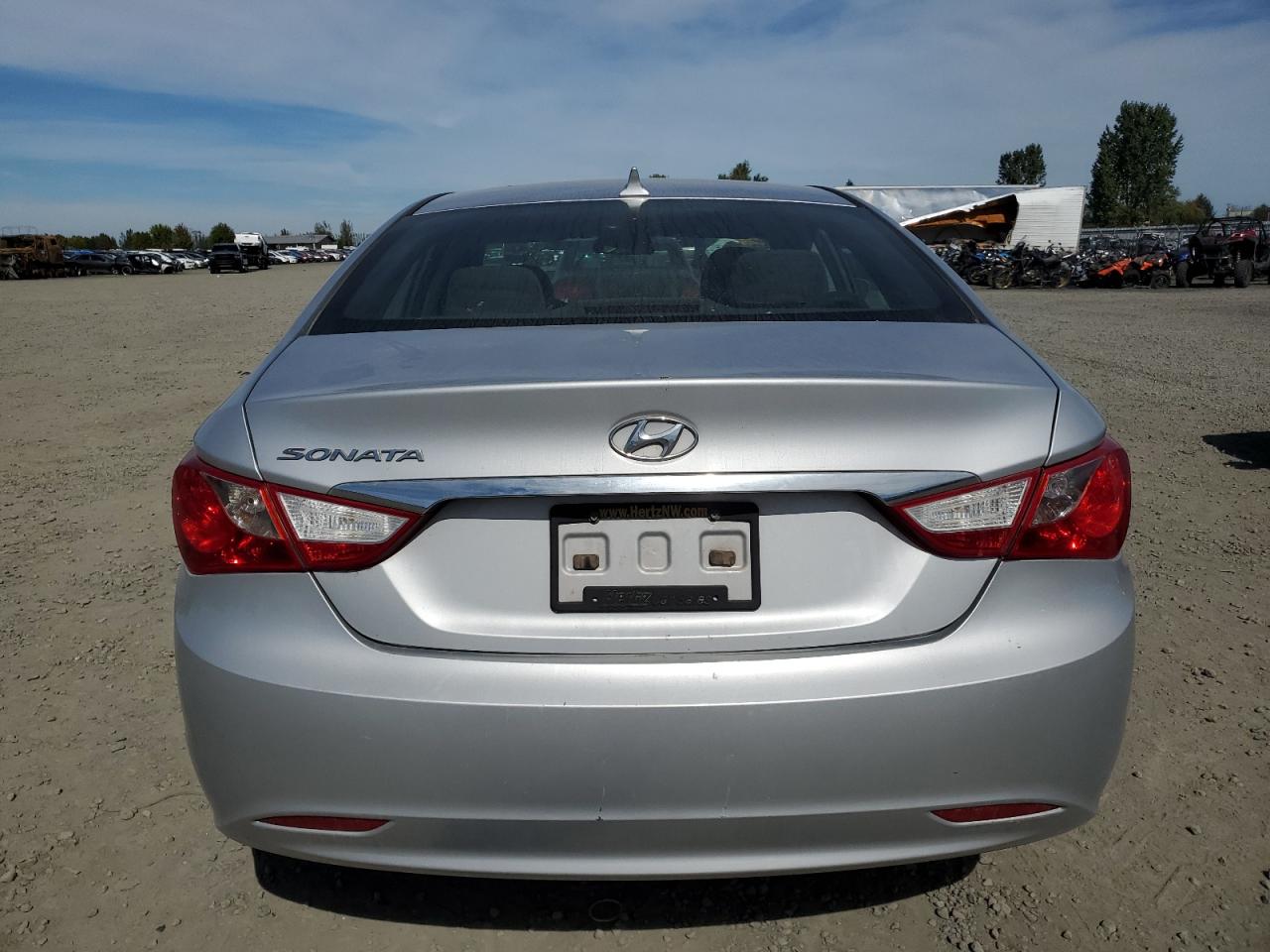 2011 Hyundai Sonata - Image 6
