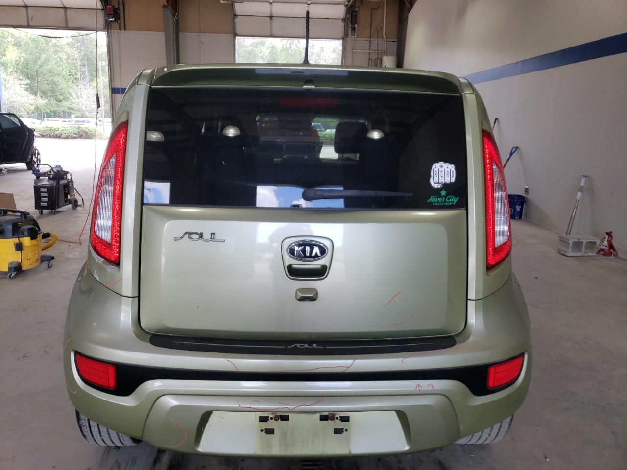 KNDJT2A65C7478002 2012 Kia Soul +