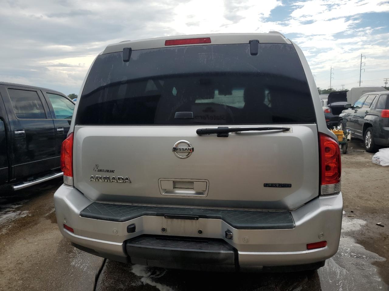 5N1BA0ND6BN618586 2011 Nissan Armada Sv