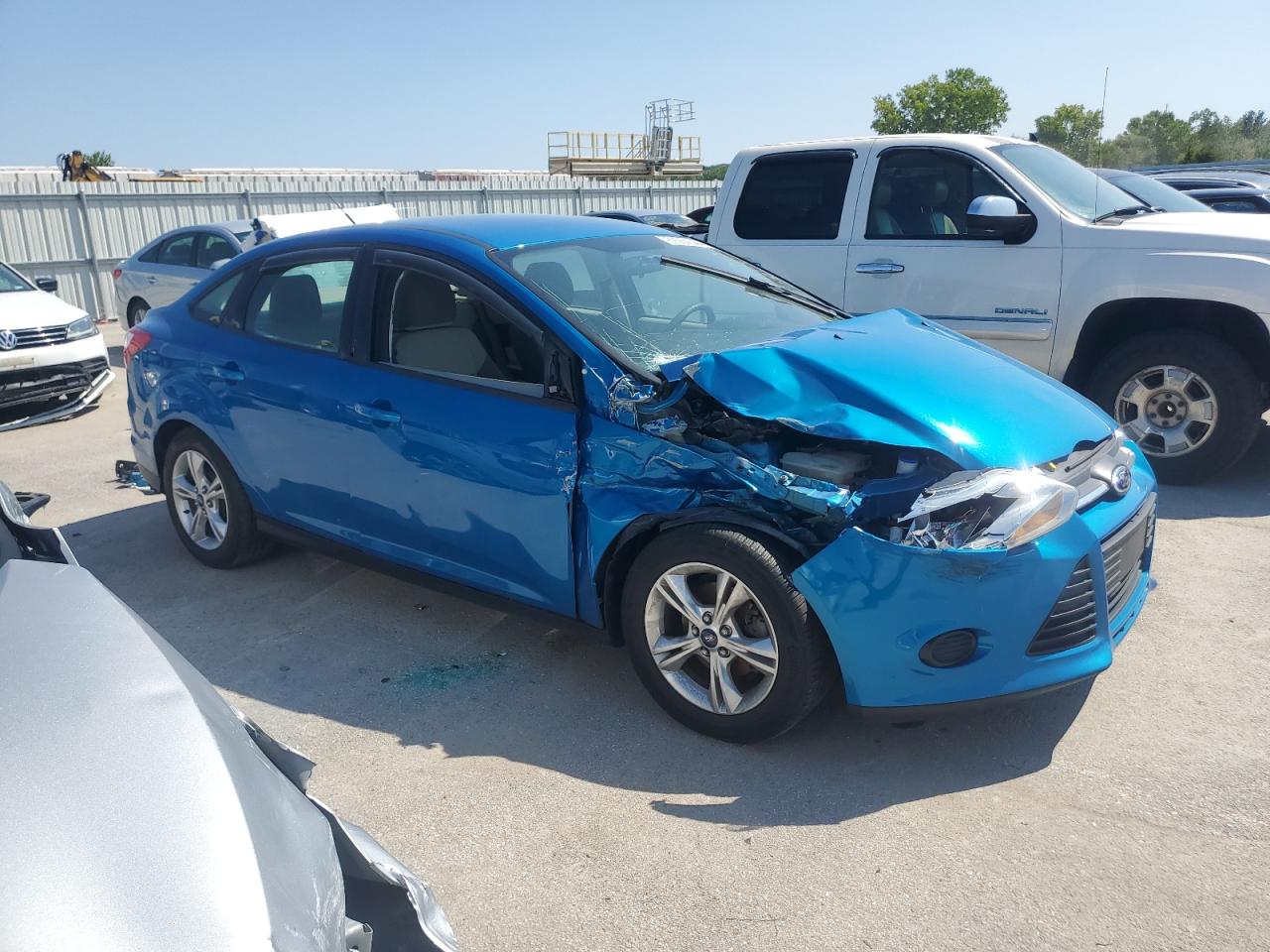 VIN 1FADP3F27EL218648 2014 FORD FOCUS no.4