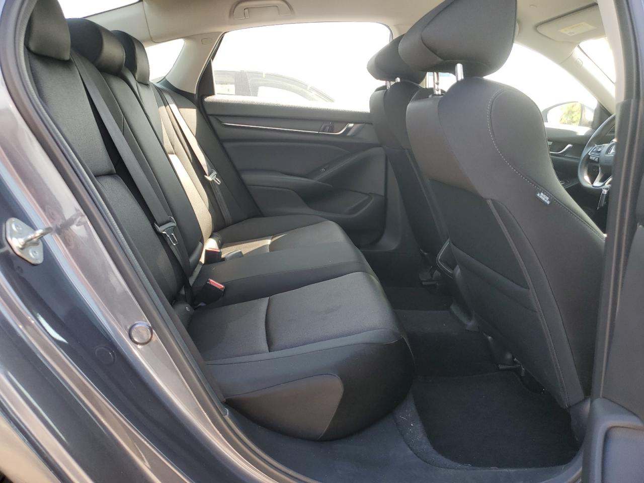 1HGCV1F12JA086302 2018 Honda Accord Lx