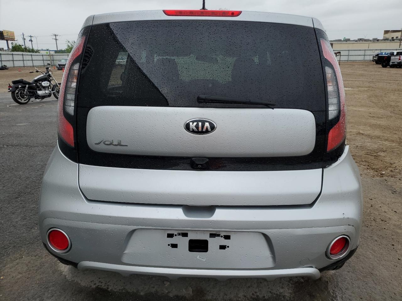 KNDJP3A57J7598964 2018 Kia Soul +