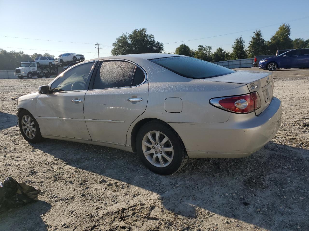 2002 Lexus ES - Image 2
