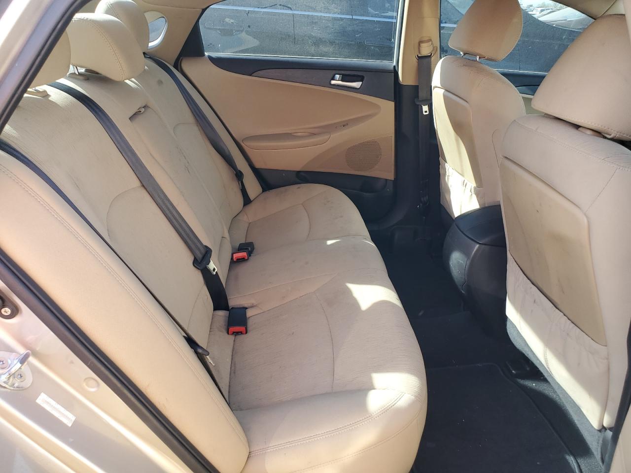 2011 Hyundai Sonata - Image 10