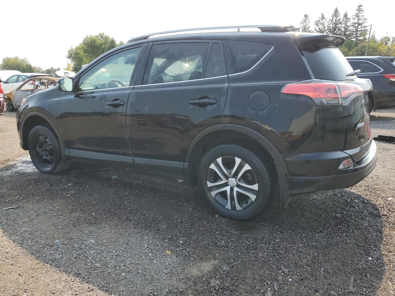 2T3ZFREV3HW405033 2017 TOYOTA RAV 4 - Image 2