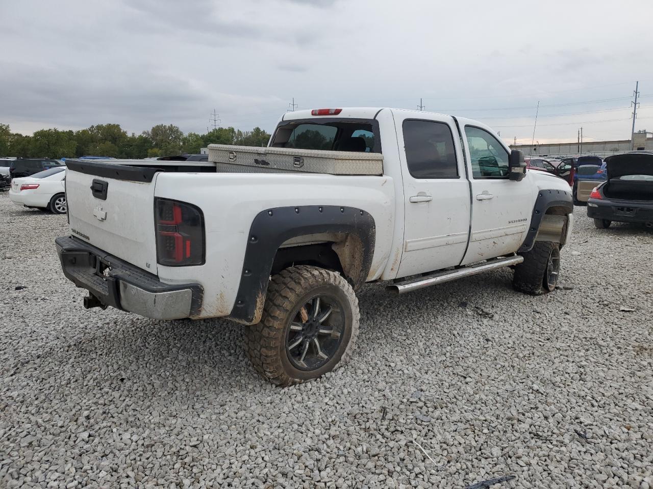 2013 Chevrolet Silverado - Image 3