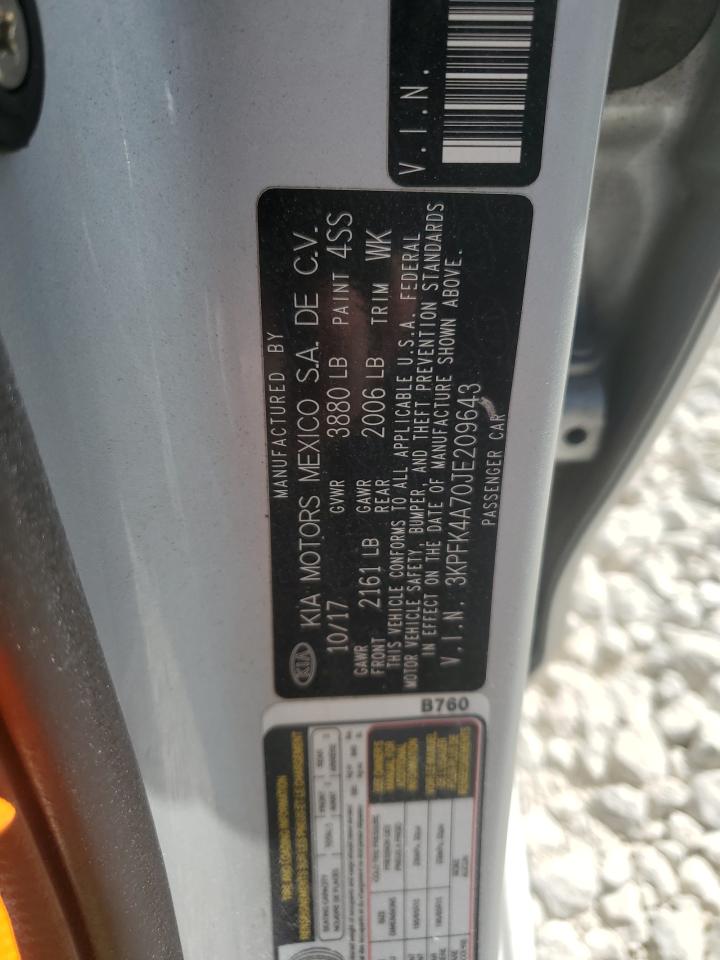 3KPFK4A70JE209643 2018 Kia Forte Lx