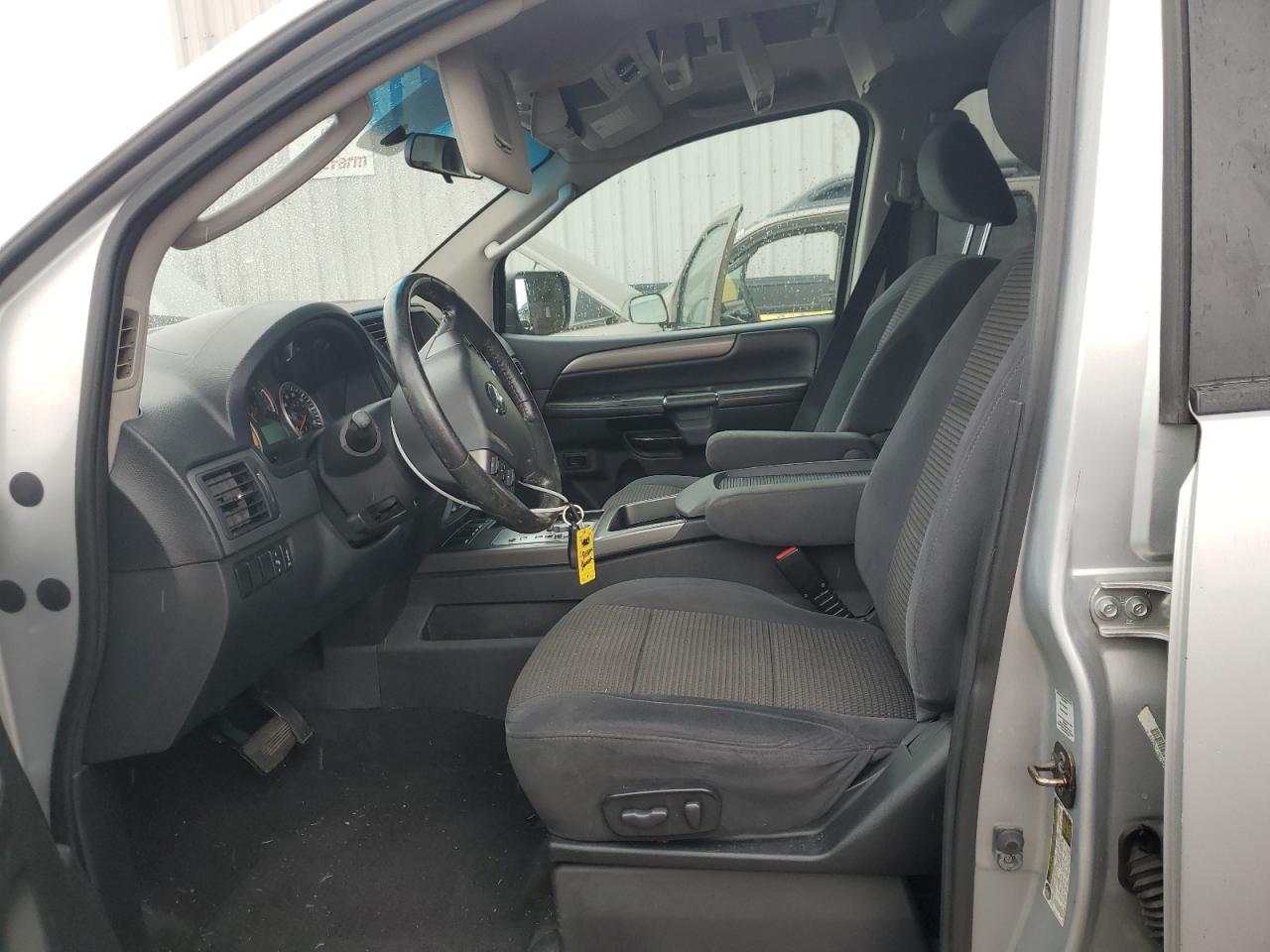 5N1BA0ND6BN618586 2011 Nissan Armada Sv