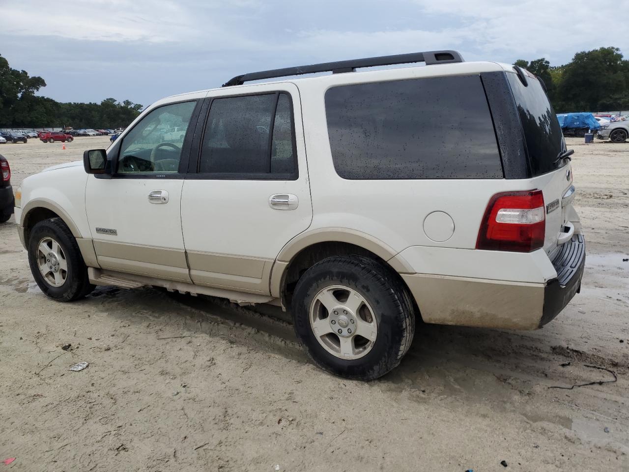 2008 Ford Expedition - Image 2