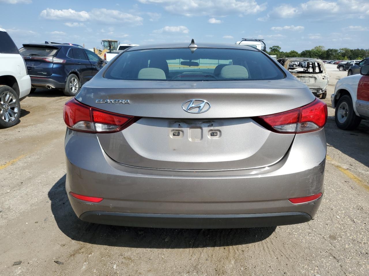 5NPDH4AE1FH604079 2015 Hyundai Elantra Se