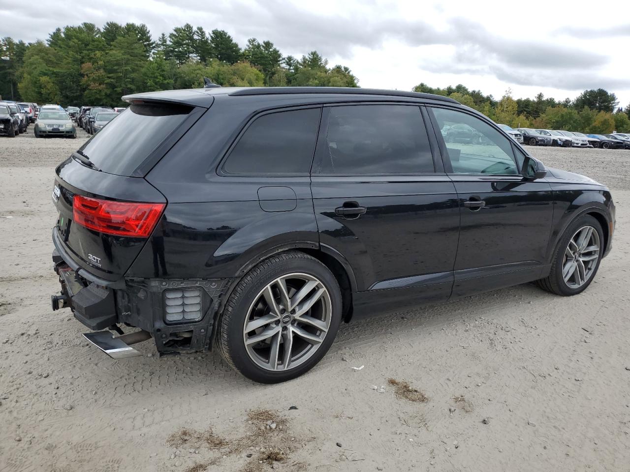 WA1VAAF75HD035192 2017 Audi Q7 Prestige