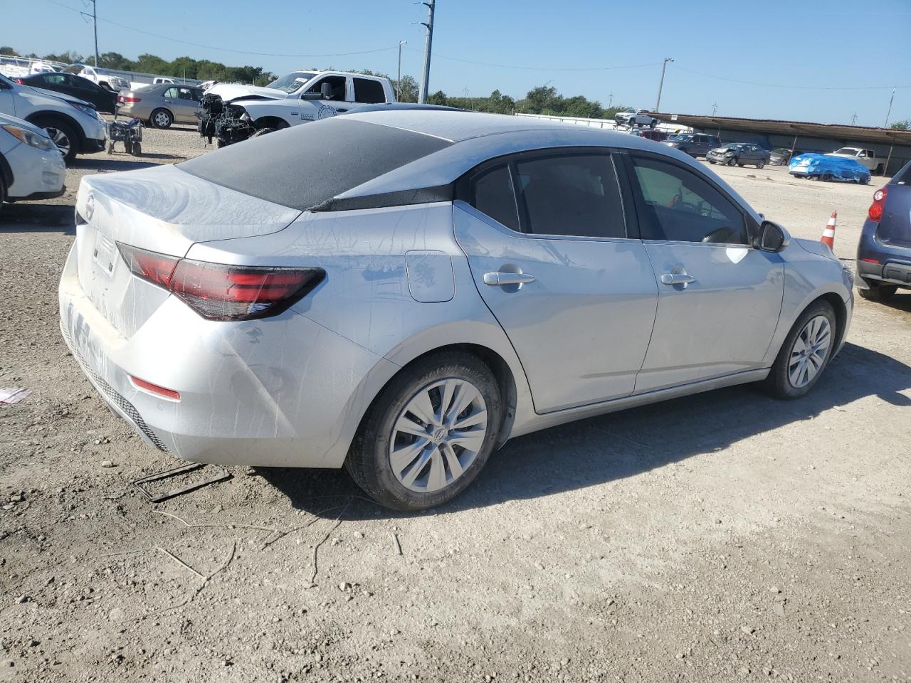 2022 Nissan Sentra - Image 3