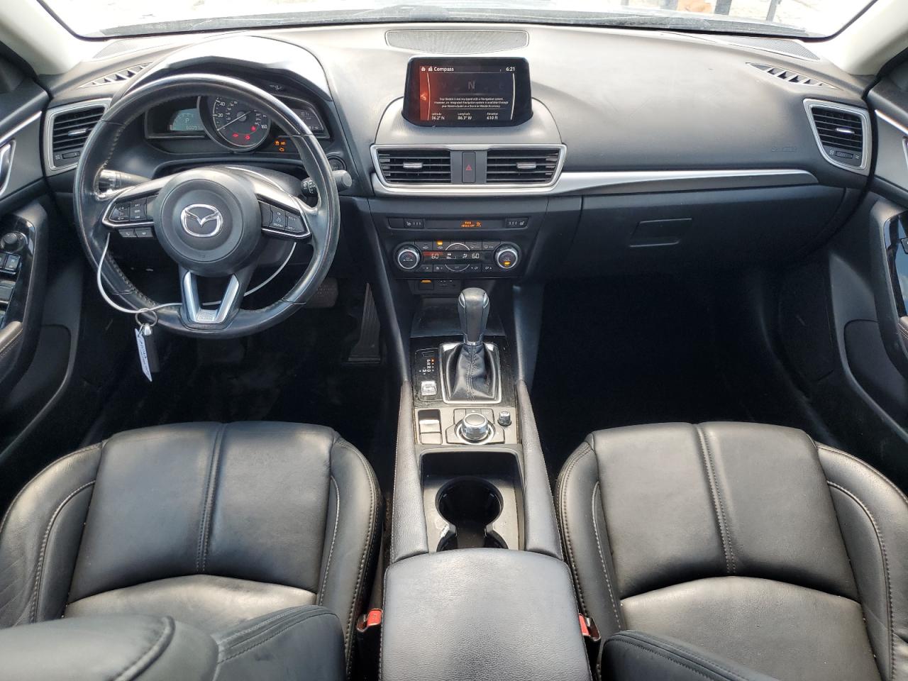 3MZBN1V39JM259052 2018 Mazda 3 Touring