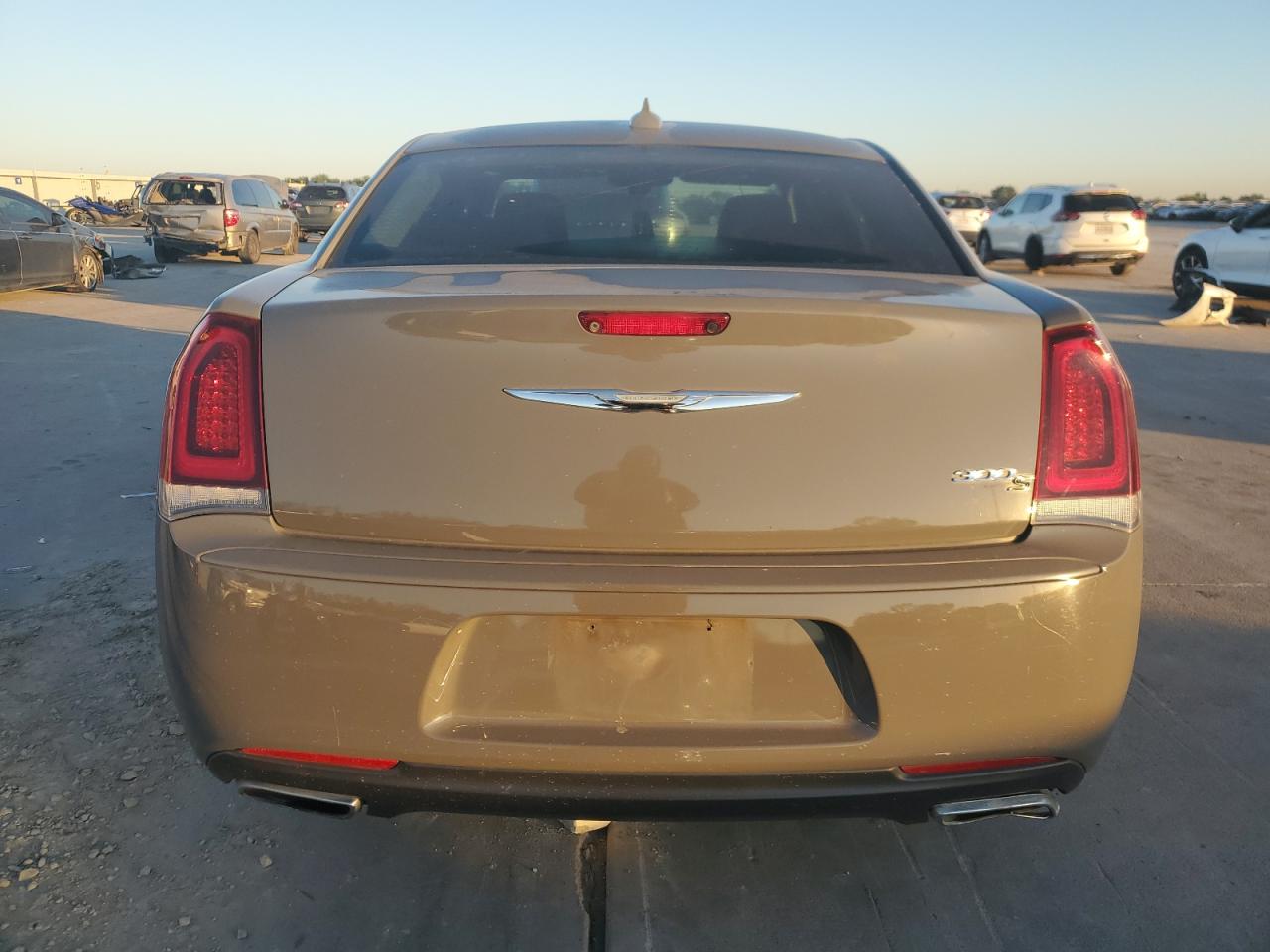 2C3CCAAG2JH191153 2018 Chrysler 300 Touring