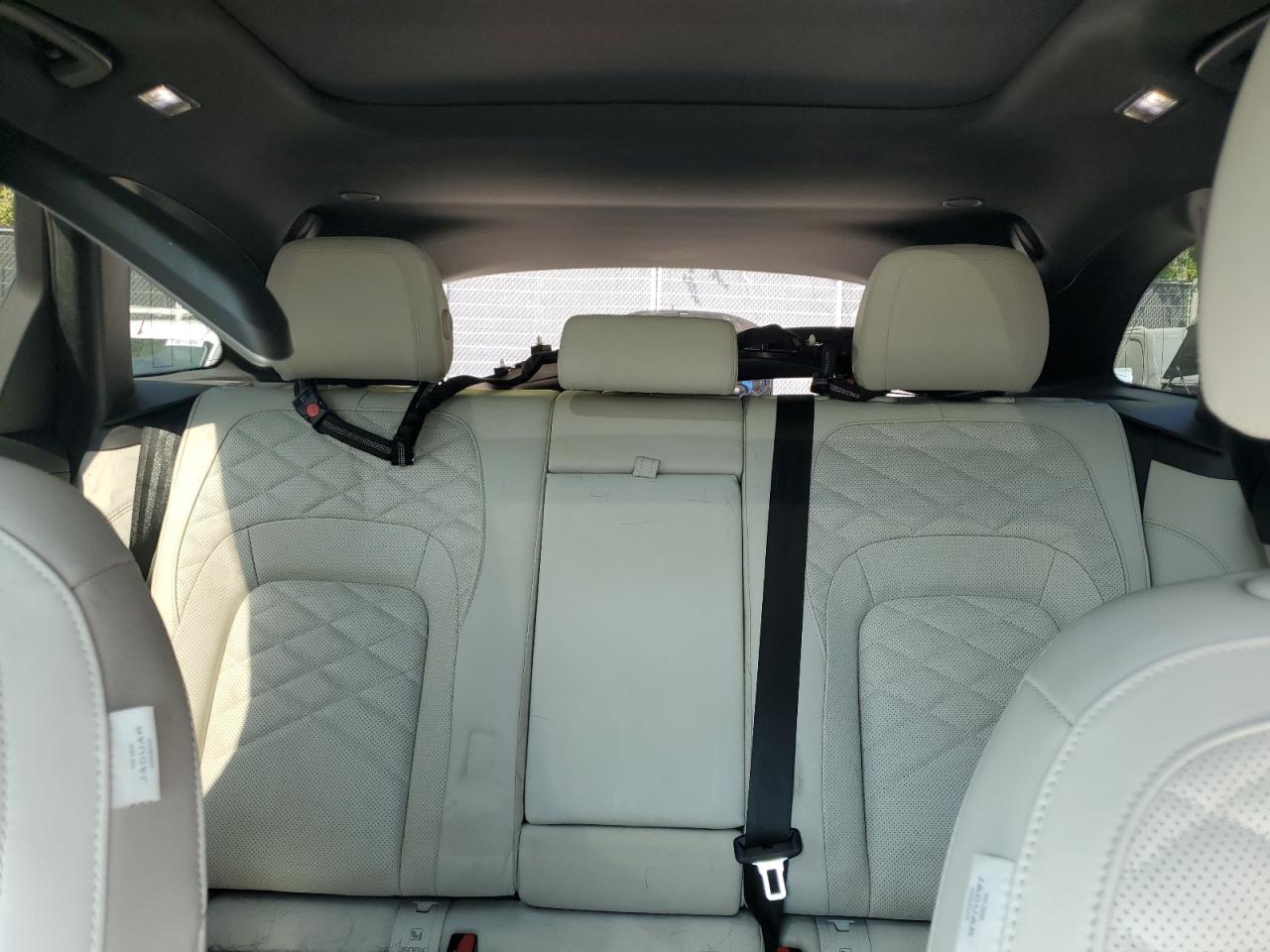 2023 Jaguar F-Pace - Image 10