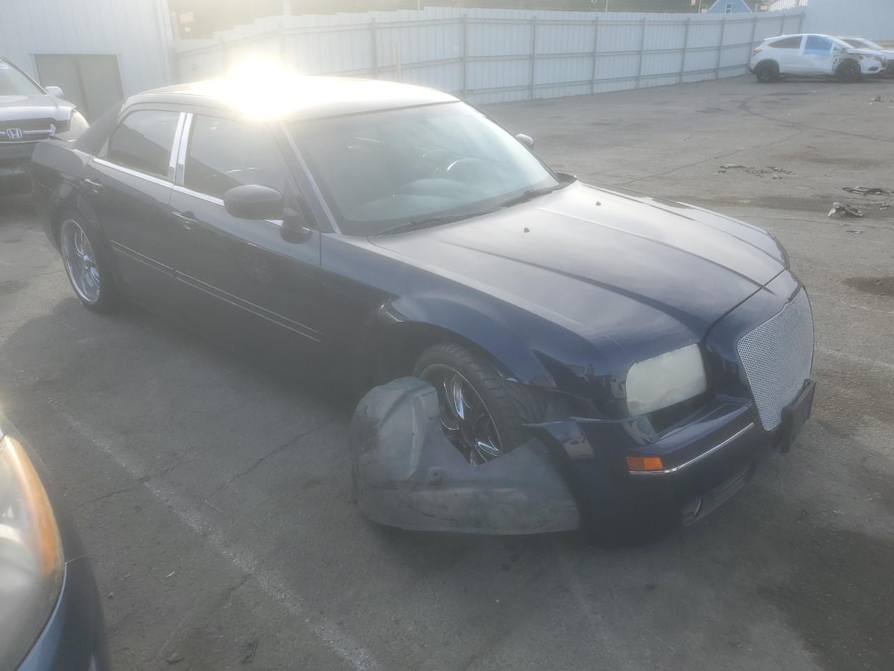 2005 Chrysler 300 - Image 4