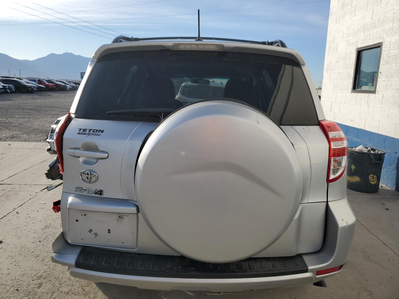 2T3ZF4DV2CW151859 2012 Toyota Rav4