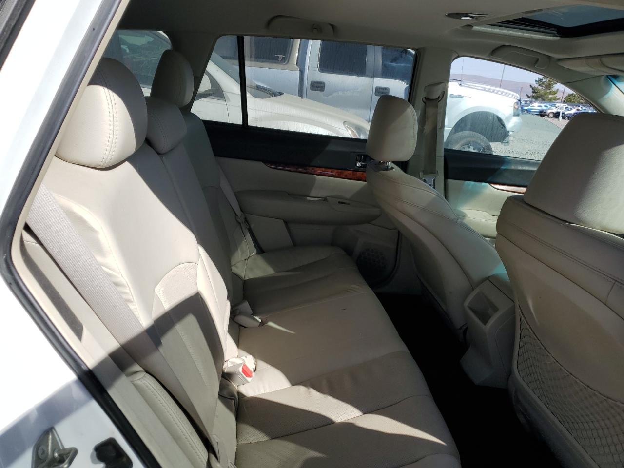 2011 Subaru Outback 2.5I Limited VIN: 4S4BRBKCXB3361086 Lot: 73646244