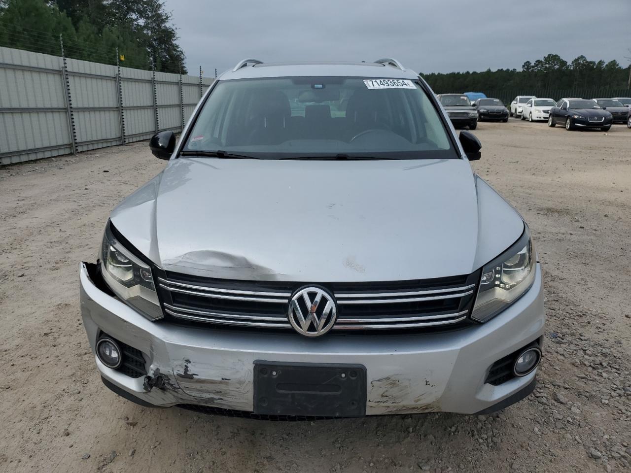 WVGUV7AX3HW504635 2017 Volkswagen Tiguan Sport