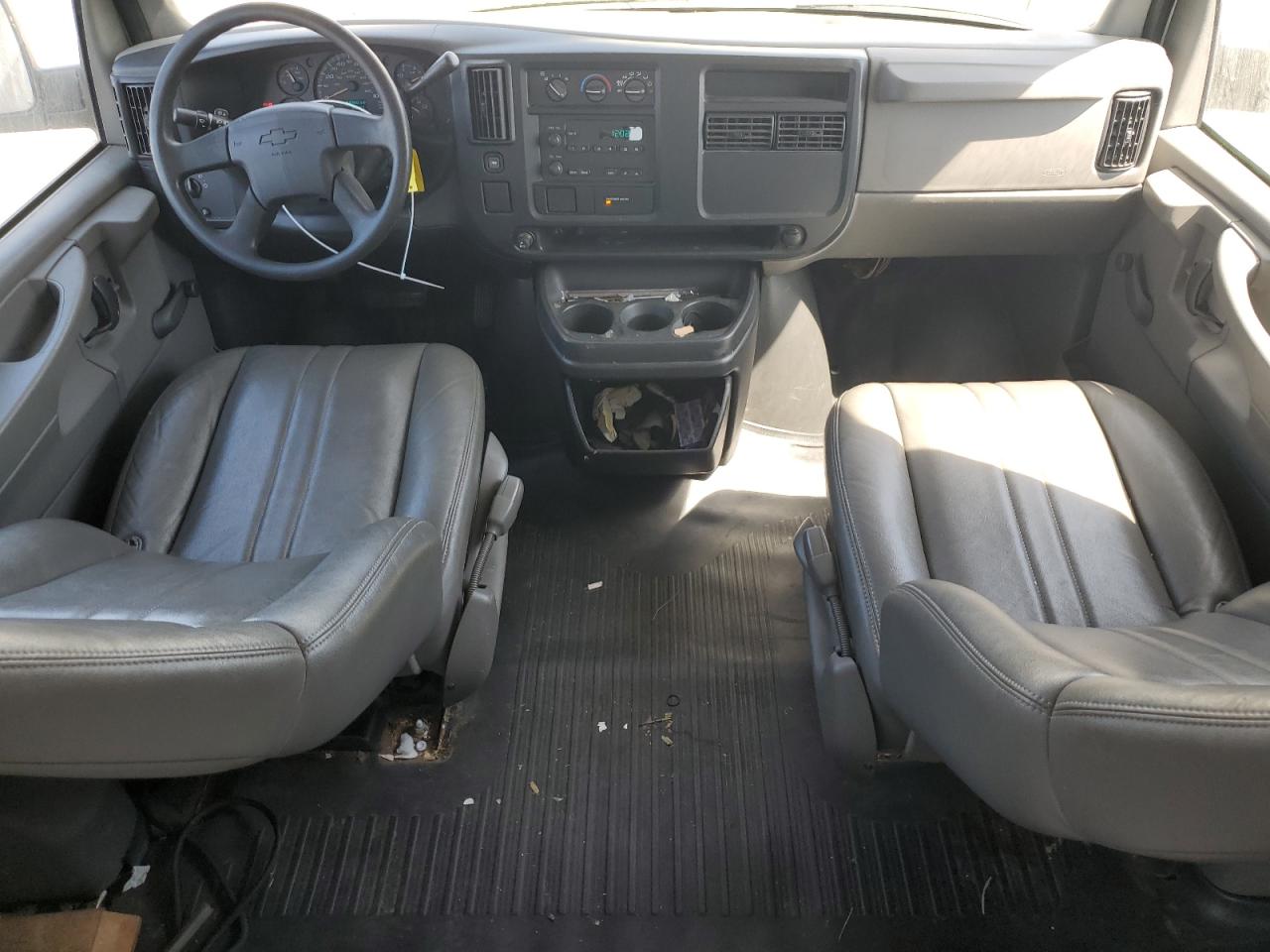 2006 Chevrolet Express G1500 VIN: 1GCFG15X261210815 Lot: 72452984