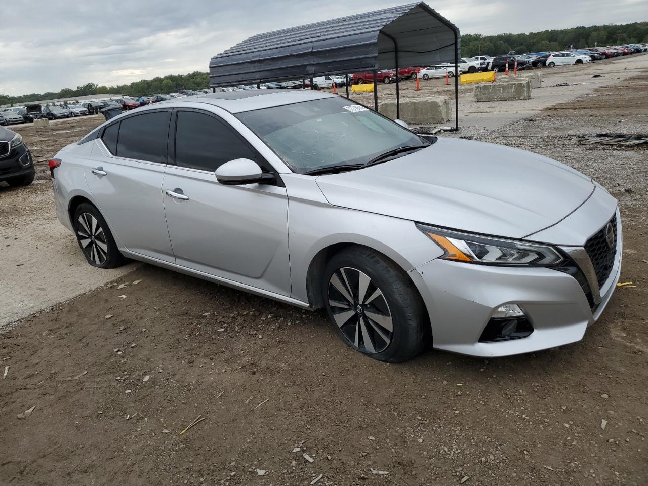 2020 Nissan Altima - Image 4