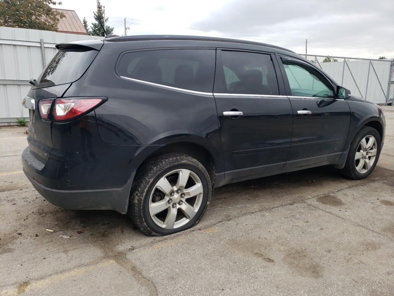 2017 Chevrolet Traverse - Image 3
