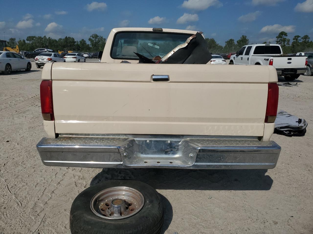 1FTDF15Y7NPA18708 1992 Ford F150