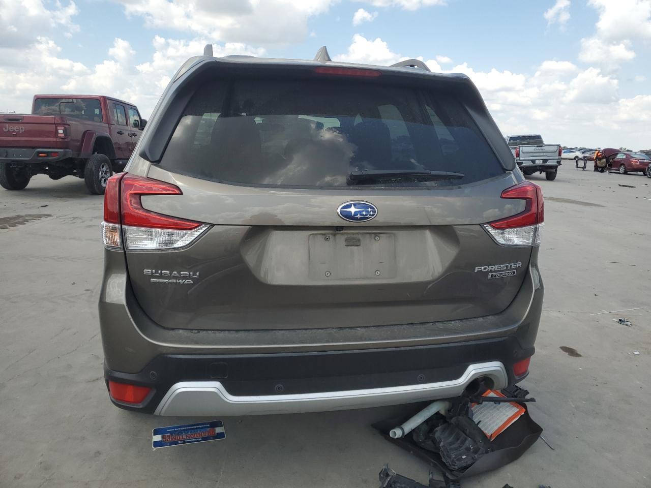 JF2SKAWC8KH517255 2019 Subaru Forester Touring