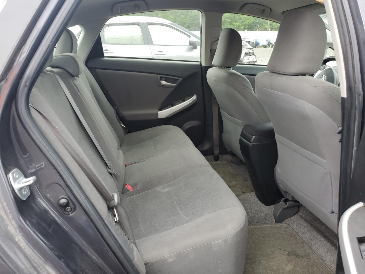2012 Toyota Prius - Image 10