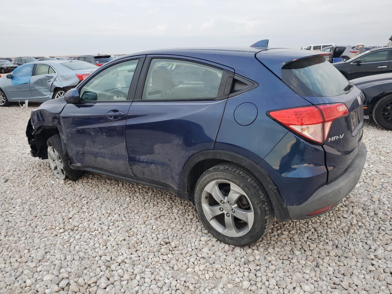 3CZRU5H37HG700056 2017 HONDA HR-V - Image 2