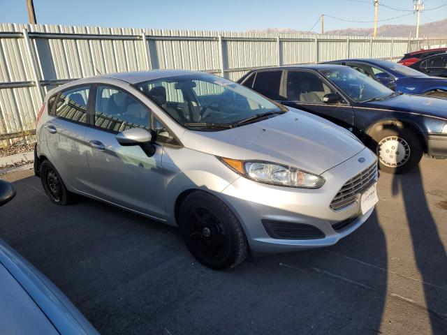  FORD FIESTA 2014 Сріблястий