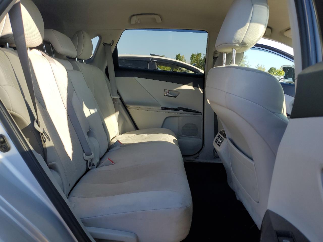 2010 Toyota Venza - Image 11