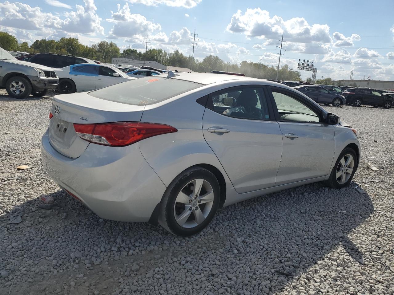 2013 Hyundai Elantra - Image 3