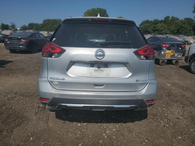  NISSAN ROGUE 2017 Srebrny