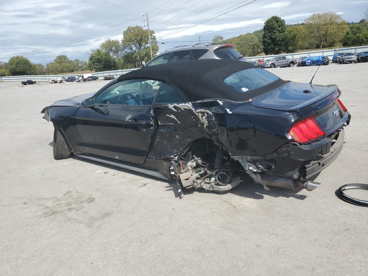 1FATP8UHXK5109486 2019 FORD MUSTANG - Image 2