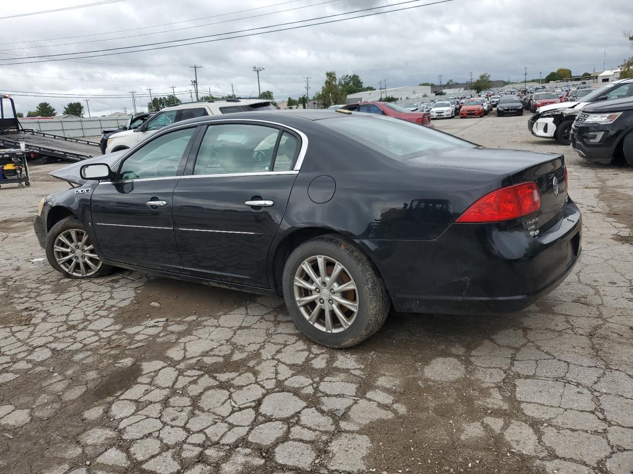 2009 Buick Lucerne - Image 2