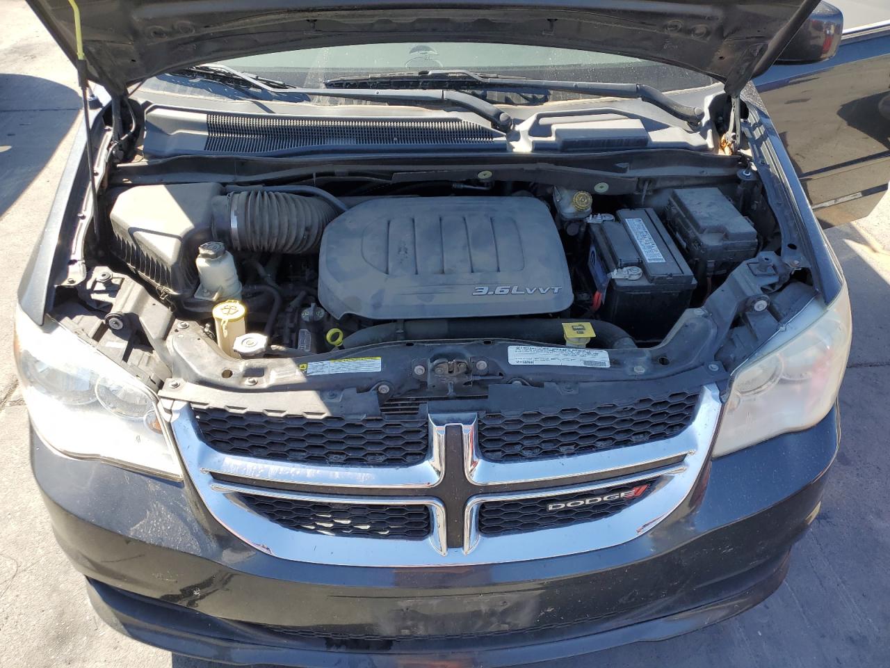 2012 Dodge Caravan - Image 12