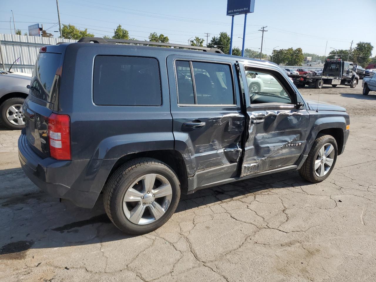 VIN 1C4NJPFB5ED827884 2014 JEEP PATRIOT no.3